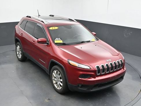 Used 2015 Jeep Cherokee Limited w/ Luxury Group AWD/4WD image 15