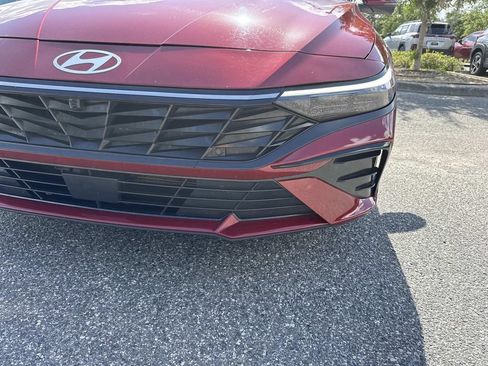 Used 2024 Hyundai Elantra Limited FWD image 9