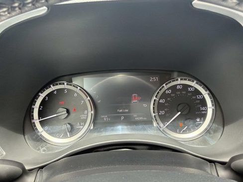 Used 2023 Toyota Highlander XLE FWD image 27