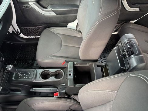 Used 2017 Jeep Wrangler Unlimited Sahara w/ Dual Top Group image 41