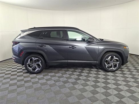 Used 2022 Hyundai Tucson Limited w/ Winter Package image 11