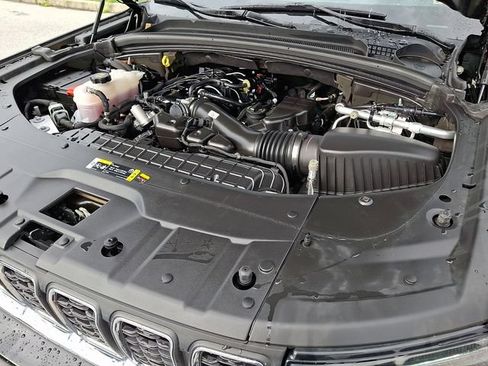 Used 2023 Jeep Grand Cherokee Laredo X AWD/4WD image 27