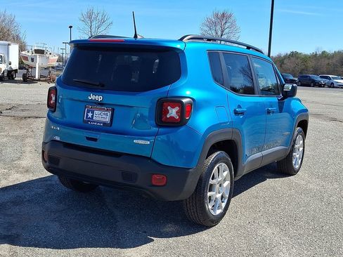 Used 2022 Jeep Renegade Latitude image 11