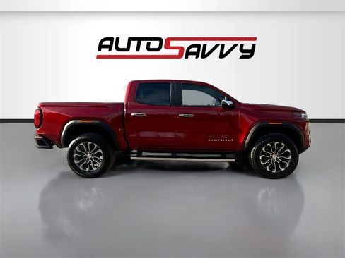 Used 2023 GMC Canyon Denali image 8