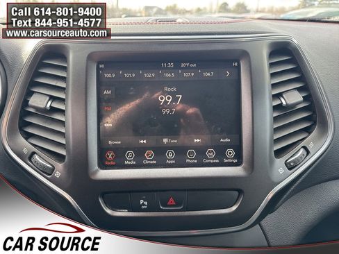Used 2019 Jeep Cherokee Trailhawk image 29
