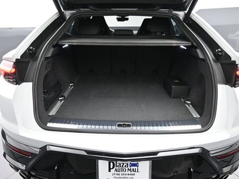 Used 2025 Lamborghini Urus SE AWD/4WD image 29