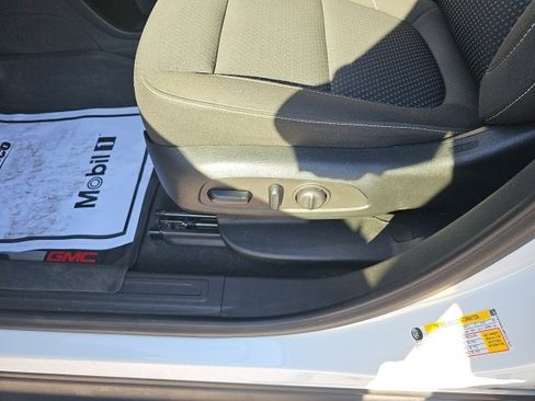 Used 2023 GMC Acadia SLE w/ Driver Convenience Package image 40