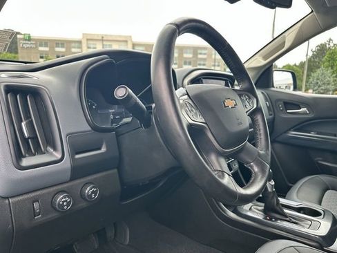 Certified 2022 Chevrolet Colorado Z71 w/ Z71 Midnight Edition AWD/4WD image 10