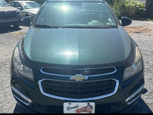 Used 2015 Chevrolet Cruze LT FWD image 2