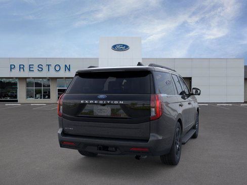 New 2025 Ford Expedition Active image 8