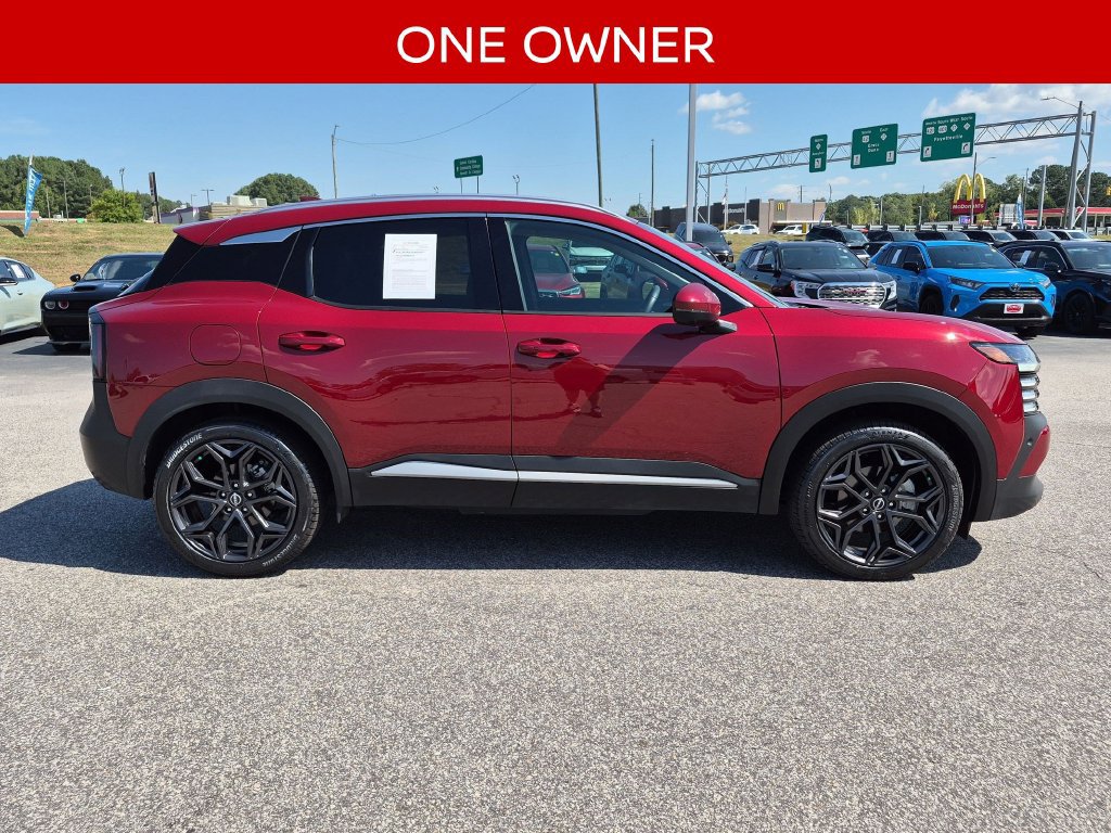 Used 2025 Nissan Kicks SR w/ SR Premium Package AWD/4WD image 3