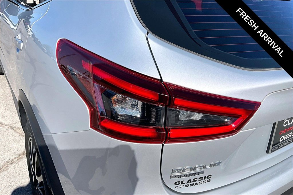 Used 2020 Nissan Rogue Sport SV w/ All-Weather Package FWD image 22
