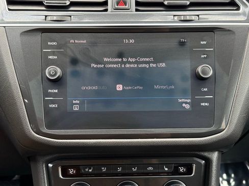 Used 2018 Volkswagen Tiguan SEL Premium image 41