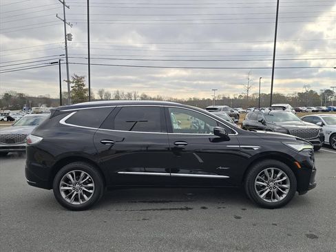 Used 2023 Buick Enclave Avenir w/ Avenir Technology Package image 2