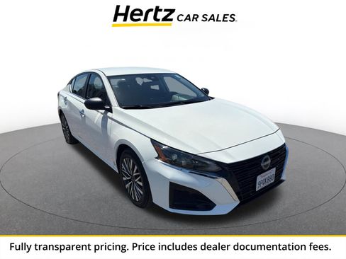 Used 2025 Nissan Altima 2.5 SV FWD image 1