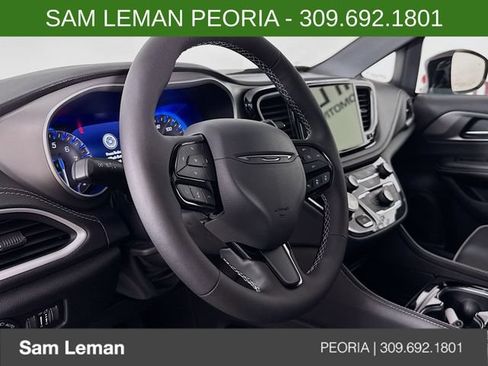 New 2027 Chrysler Pacifica Limited w/ Family Tech Group FWD image 11