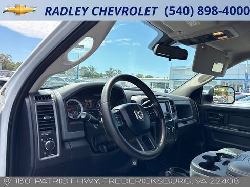 Used 2015 RAM 2500 Tradesman w/ Chrome Appearance Group AWD/4WD image 4