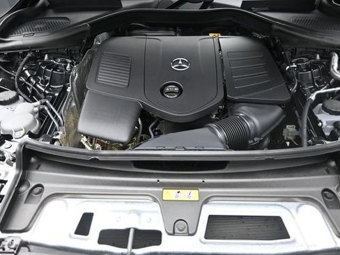 Used 2025 Mercedes-Benz GLC 300 image 31