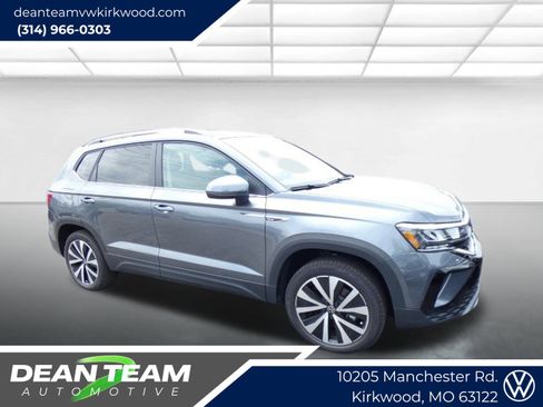 New 2024 Volkswagen Taos SE FWD image 1