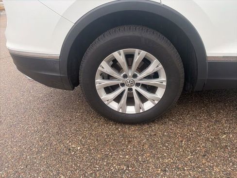 Used 2018 Volkswagen Tiguan SE image 13