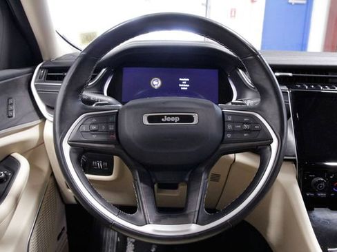 Used 2022 Jeep Grand Cherokee L Limited image 15