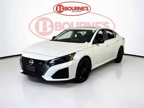Used 2023 Nissan Altima 2.5 SR w/ SR Premium Package AWD/4WD image 7