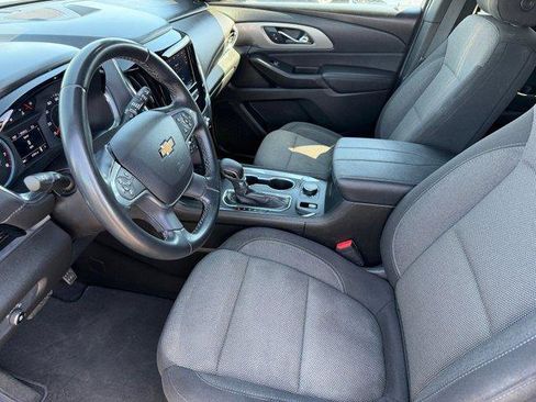 Used 2023 Chevrolet Traverse LT image 12