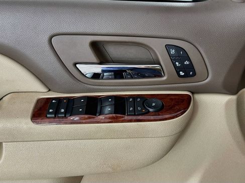 Used 2011 Chevrolet Avalanche LTZ RWD image 21