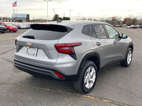 Certified 2024 Chevrolet Trax LS w/ LS Convenience Package image 4