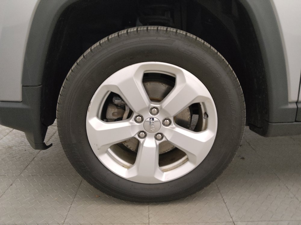 Used 2018 Jeep Compass Latitude w/ Popular Equipment Group AWD/4WD image 31