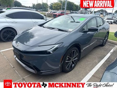 Used 2024 Toyota Prius XLE FWD image 1