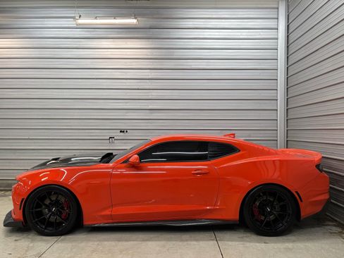 Used 2019 Chevrolet Camaro SS image 6