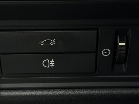 Used 2016 Jaguar XJ R-Sport RWD image 39