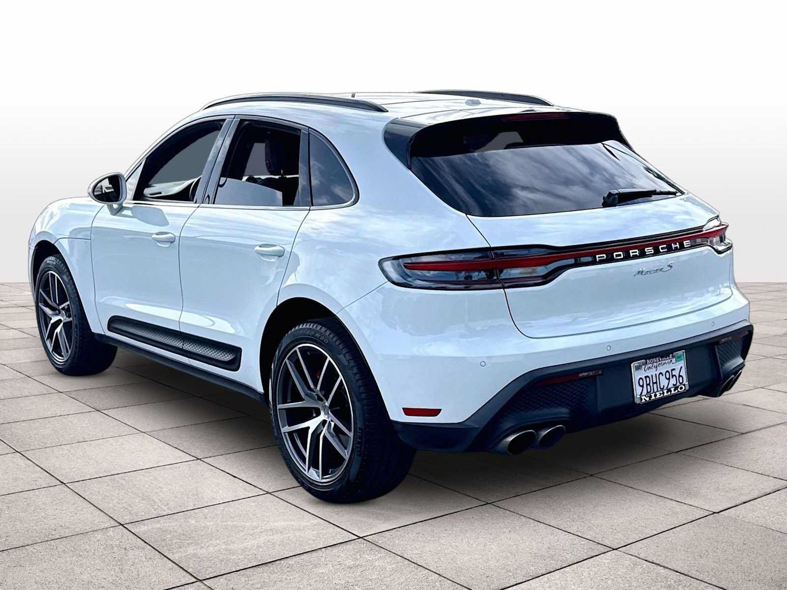 Used 2022 Porsche Macan S AWD/4WD image 13