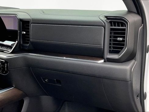 Used 2024 GMC Sierra 1500 SLT w/ SLT Premium Package AWD/4WD image 17