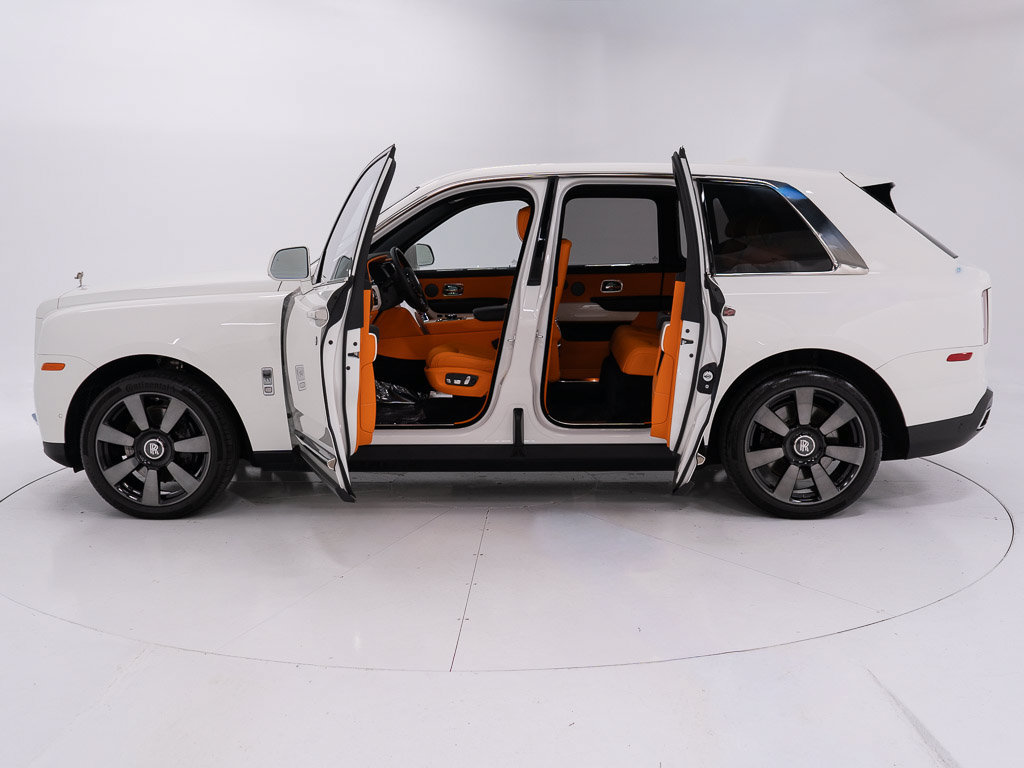 Certified 2023 Rolls-Royce Cullinan AWD/4WD image 9