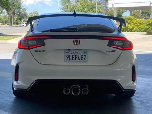 Certified 2024 Honda Civic Type R image 5