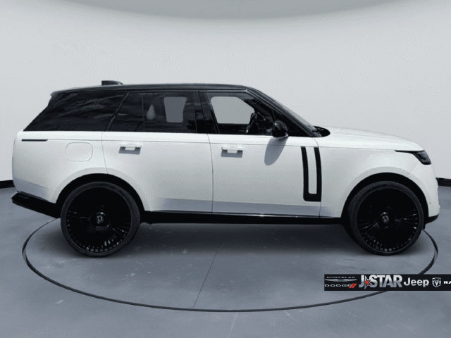 Used 2024 Land Rover Range Rover SE AWD/4WD image 4