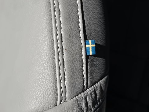 Certified 2023 Volvo XC40 B5 Plus w/ Driver Assist Package image 30