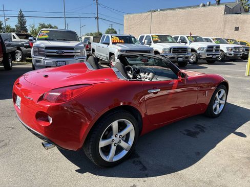 Used 2007 Pontiac Solstice Base 2dr Convertible w/ Preferred Package image 2