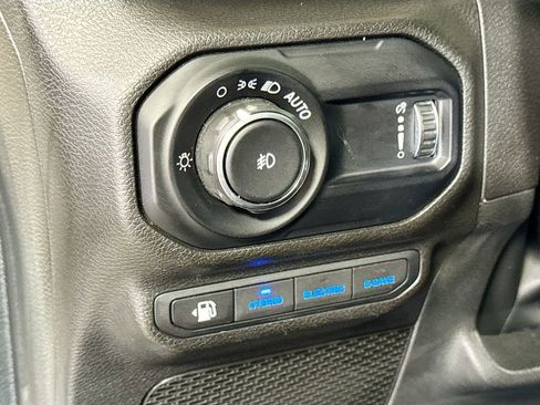 Used 2023 Jeep Wrangler Unlimited Sahara w/ Cold Weather Group image 27