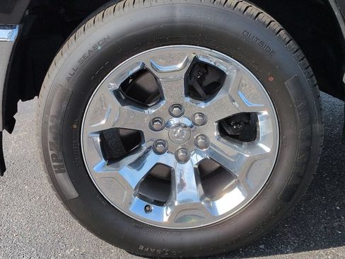 Used 2019 RAM 1500 Big Horn AWD/4WD image 11