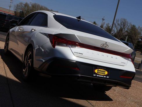 New 2026 Hyundai Elantra Limited FWD image 4