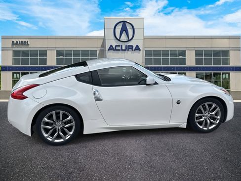 Used 2013 Nissan 370Z Coupe image 6