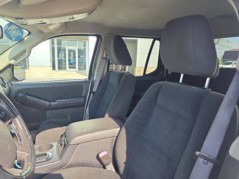 Used 2009 Ford Explorer Sport Trac XLT AWD/4WD image 11