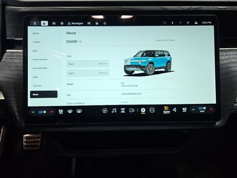 Used 2023 Rivian R1S Adventure AWD/4WD image 10