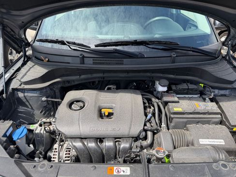Used 2025 Kia Soul LX w/ LX Technology Package FWD image 30
