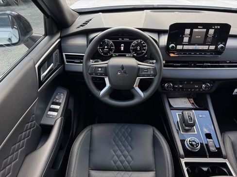 New 2025 Mitsubishi Outlander SEL Black Edition image 18