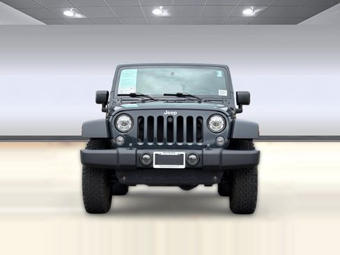 Used 2017 Jeep Wrangler Rubicon w/ Dual Top Group AWD/4WD image 5