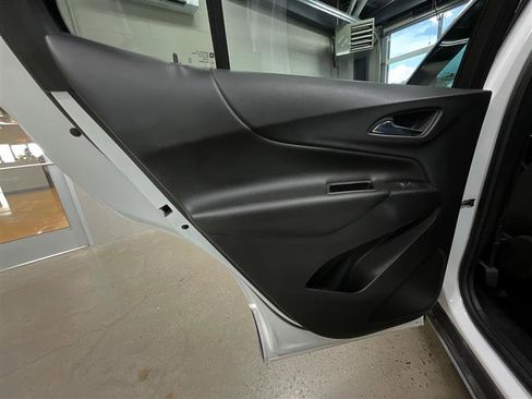 Used 2019 Chevrolet Equinox LT image 18